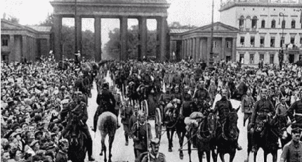 柏林危机的影响是什么？柏林三危机是如何解决的